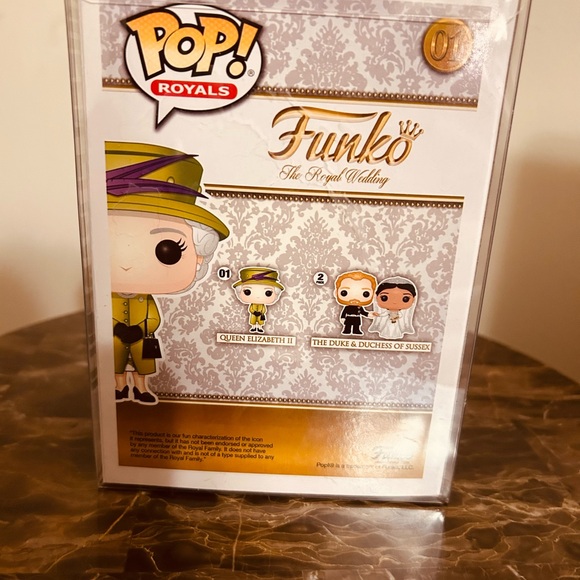 Funko Pop! Royals Queen Elizabeth II #01 Vinyl Figure Pop! Vinyl Theme - Picture 3 of 6